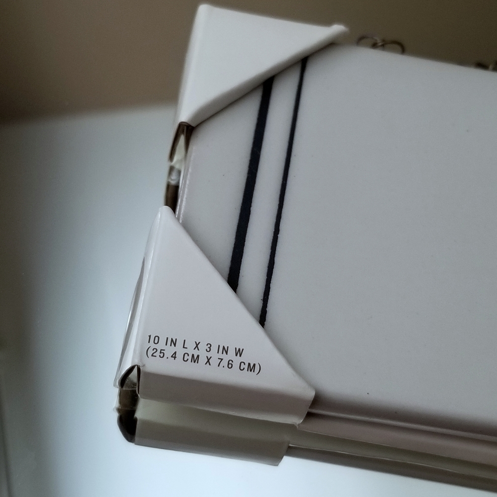 ❗Magnolia Hearth and Hand " Laundry" Wall Plate❗ - Picture 3 of 4